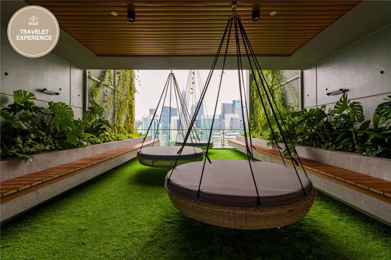 Ceylonz Klcc, Travelet *